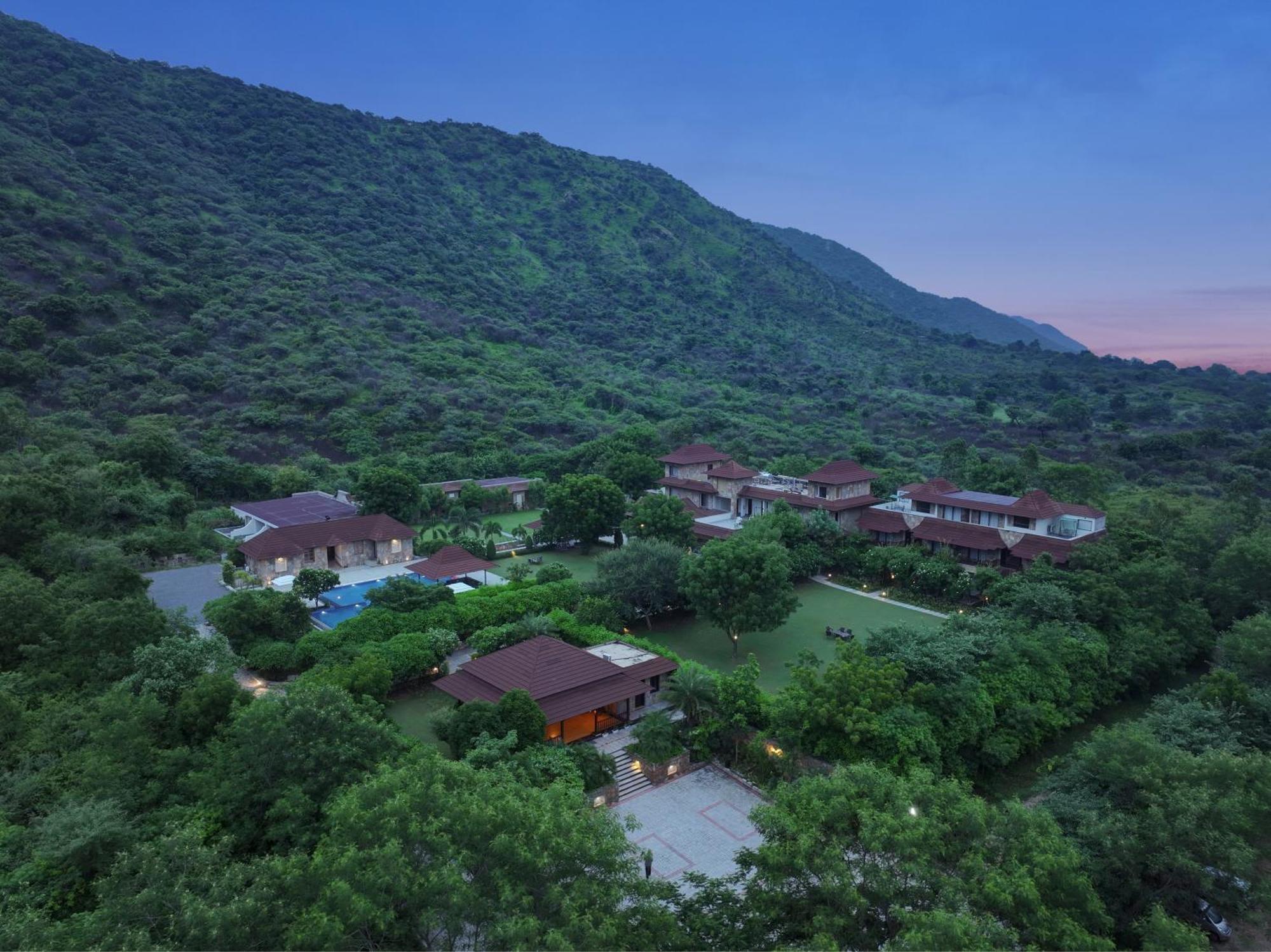 Anandam - A Luxury Resort In Udaipur Exterior foto