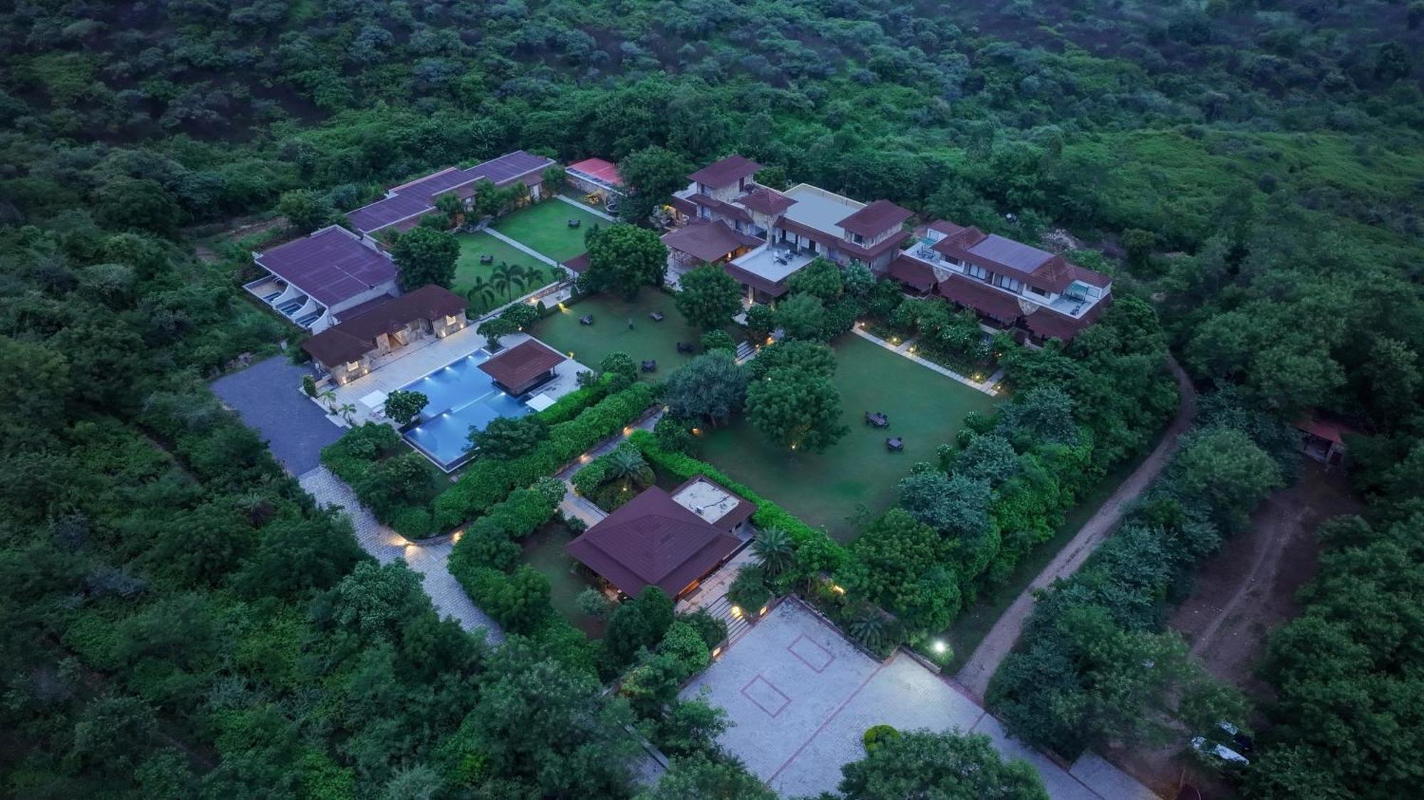 Anandam - A Luxury Resort In Udaipur Exterior foto