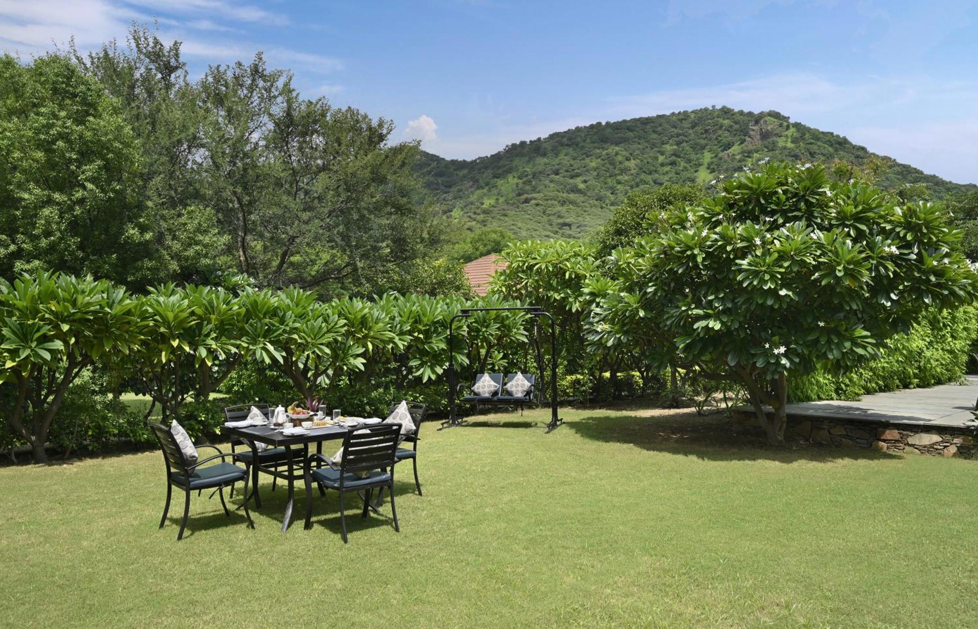 Anandam - A Luxury Resort In Udaipur Exterior foto